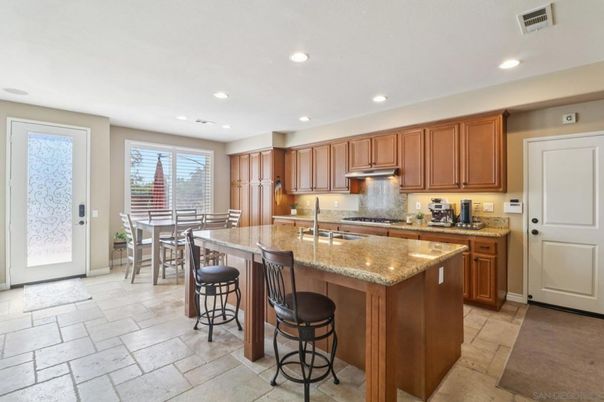 Dining room, Interior, Kitchen, Recessed Lighting