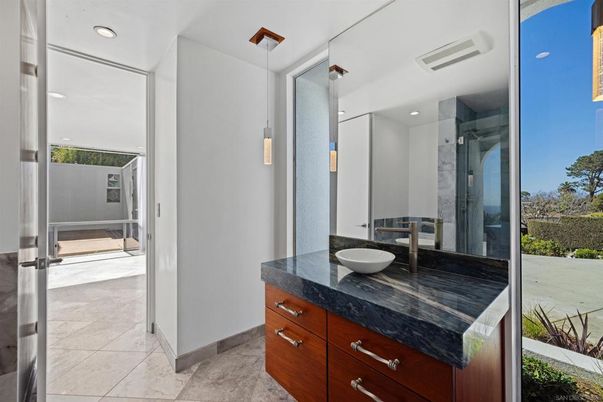 Bathroom, Interior, Marble, Recessed Lighting