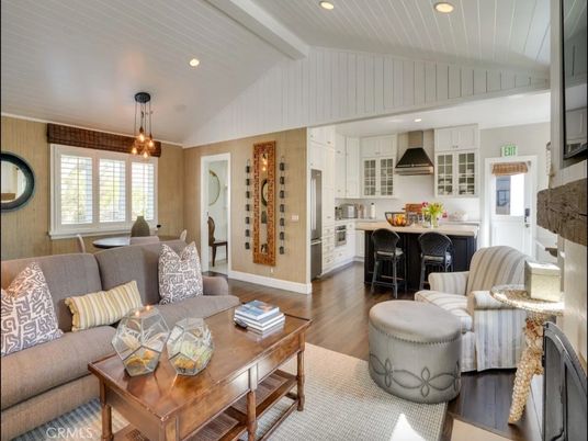 Dining room, Interior, Kitchen, Living room, Pendant Lights, Recessed Lighting, Wood Texture Flooring