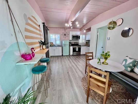 Dining room, Interior, Kitchen, Stainless Steel Appliances, Wood Texture Flooring