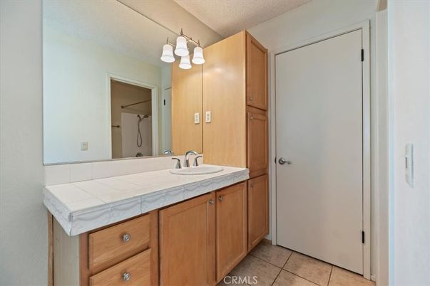 Bathroom, Interior, Tile Countertops