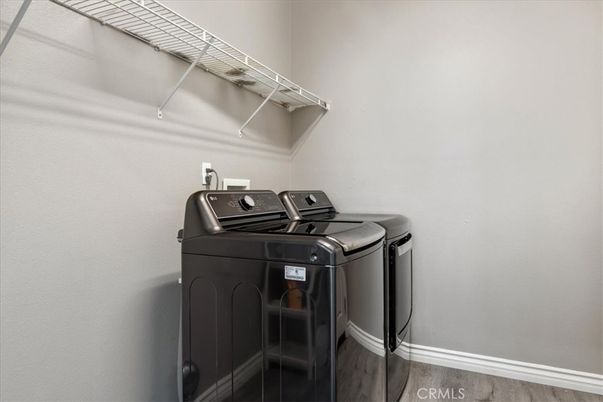 Interior, Washer, Wood Texture Flooring