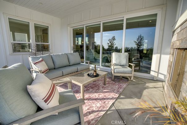 Exterior, Living room