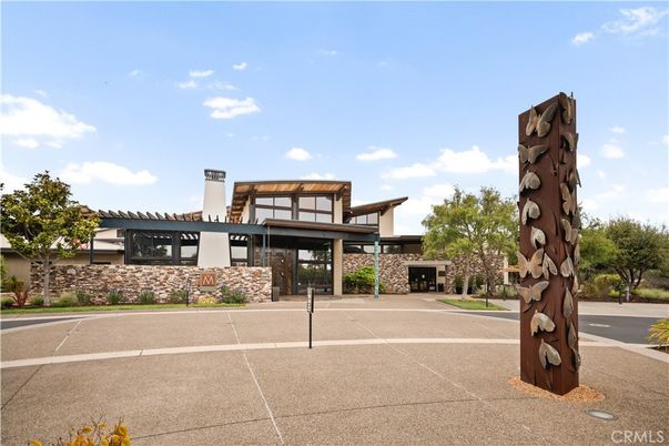 Exterior, Facade, Modern