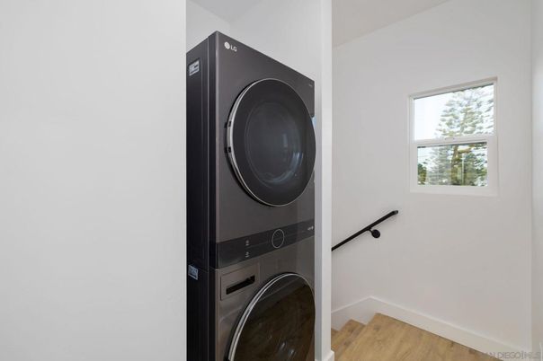 Interior, Utility Closets, Washer, Wood Texture Flooring
