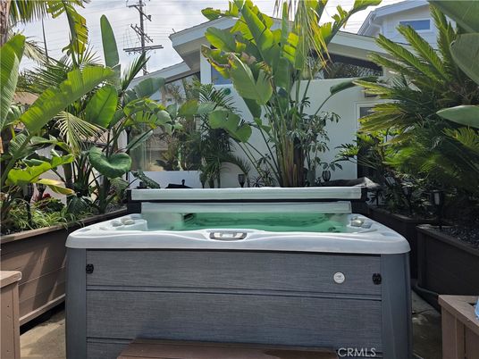 Exterior, Hot Tub