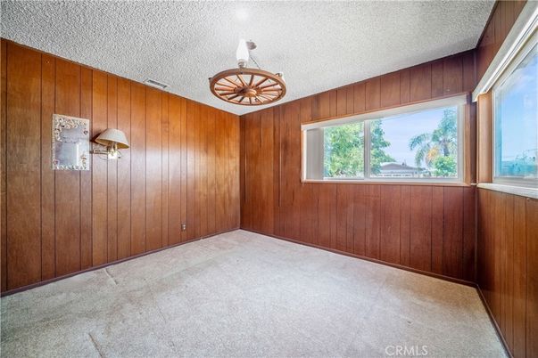 Empty room, Interior, Pendant Lights, Wooden Walls