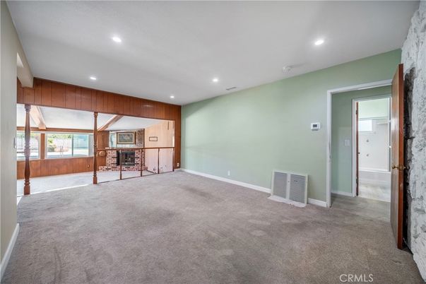 Empty room, Interior, Recessed Lighting