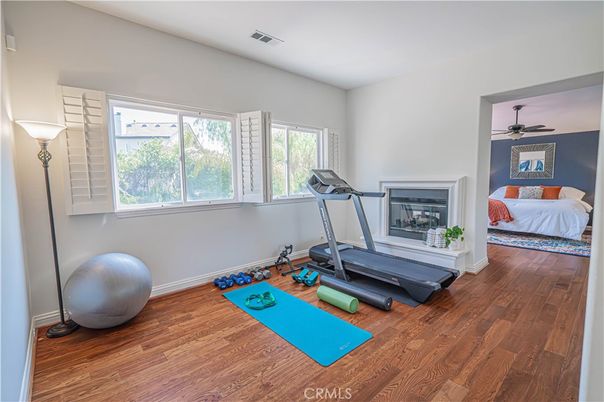 Bedroom, Fitness Equipment, Interior, Wood Texture Flooring