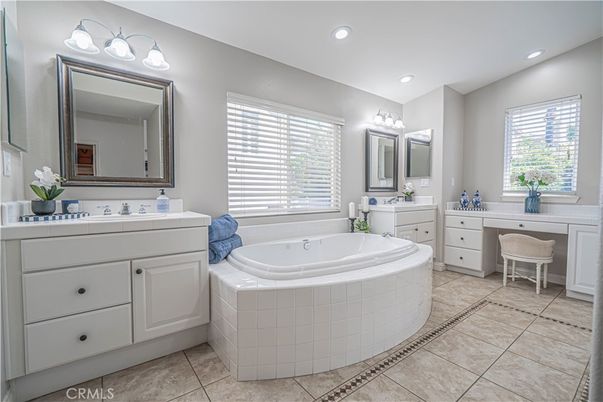 Bathroom, Dual Sink Vanities, Interior, Recessed Lighting