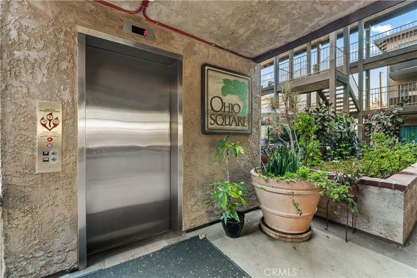 Elevator, Exterior