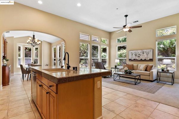 Chandelier, Dining room, Interior, Living room, Recessed Lighting