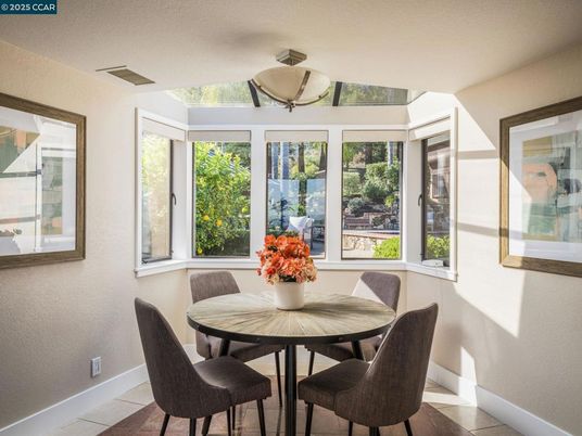 Dining room, Interior