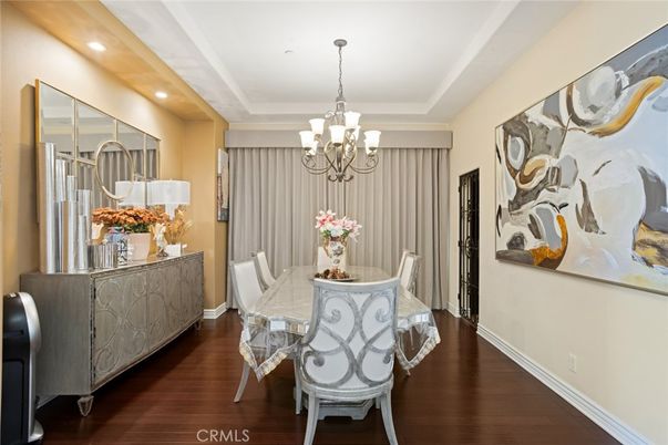 Chandelier, Dining room, Interior, Recessed Lighting, Wood Texture Flooring