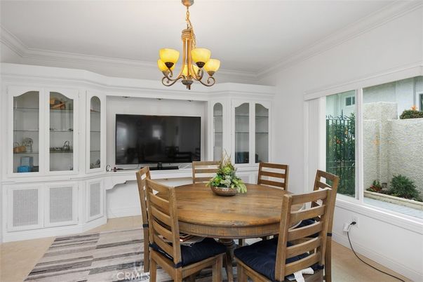 Chandelier, Dining room, Interior