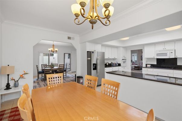 Chandelier, Dining room, Interior, Kitchen