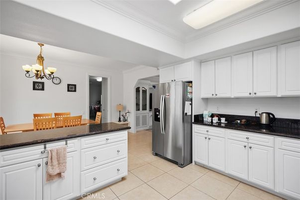 Chandelier, Dining room, Interior, Kitchen