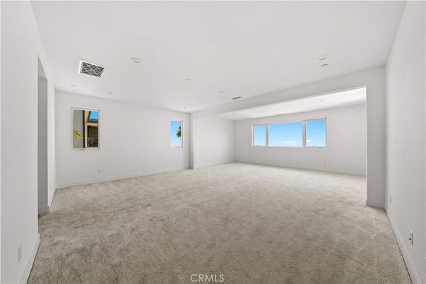 Empty room, Interior, Recessed Lighting