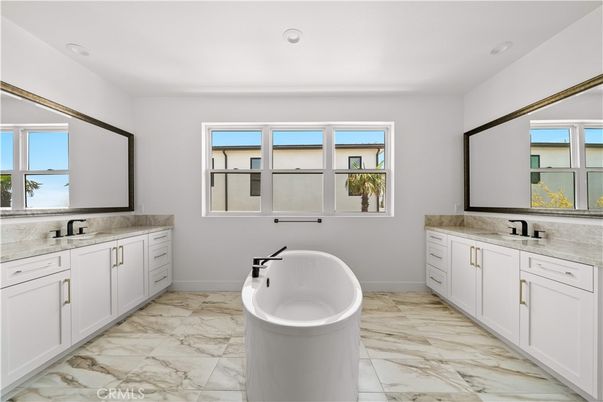 Bathroom, Dual Sink Vanities, Free Standing Baths, Interior, Marble, Recessed Lighting