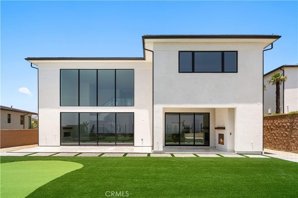 Backyard, Exterior, Facade, Modern