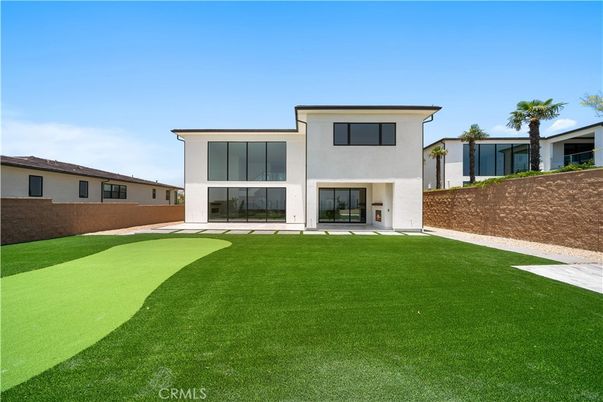 Backyard, Exterior, Facade, Modern