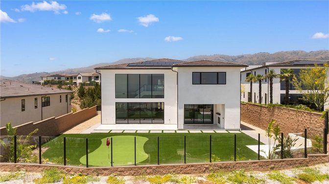 Backyard, Exterior, Facade, Solar Panels, Modern