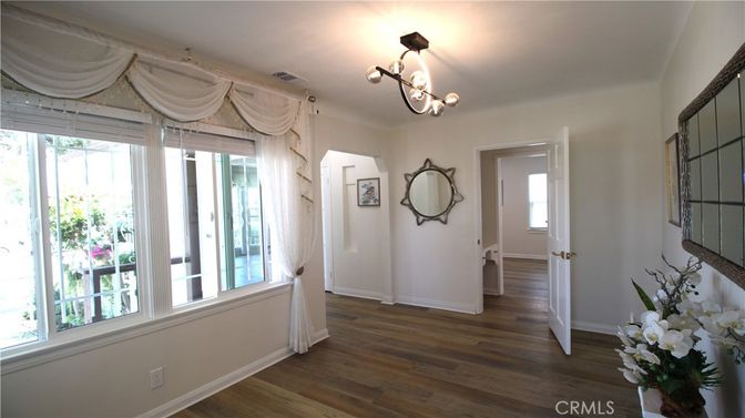 Chandelier, Interior, Wood Texture Flooring
