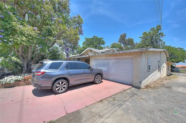 Detached Garage, Exterior