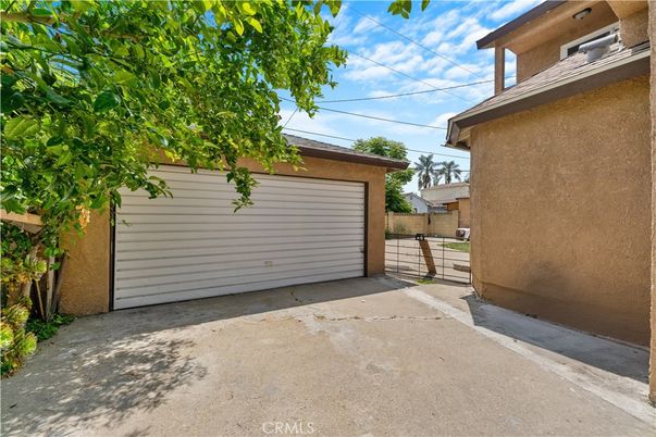 Detached Garage, Exterior