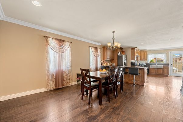 Chandelier, Dining room, Interior, Kitchen, Recessed Lighting, Wood Texture Flooring