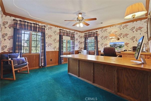 Home Office, Interior