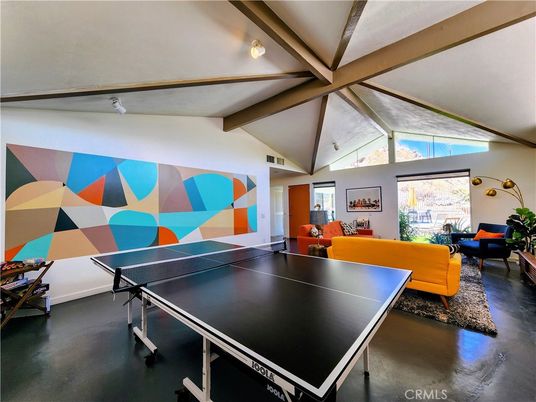 Game Room, Interior