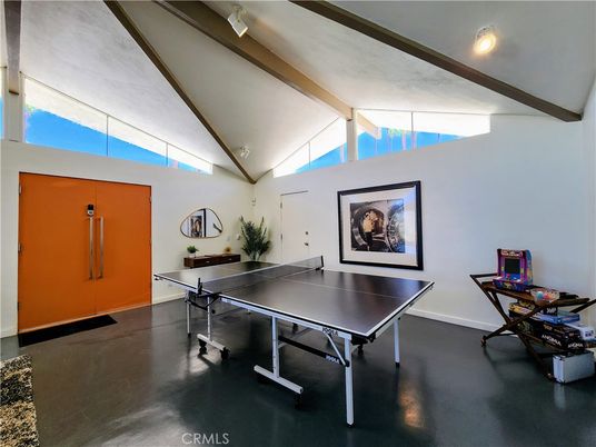 Game Room, Interior, Recessed Lighting