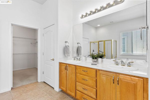 Bathroom, Dual Sink Vanities, Interior, Walk-in Closets