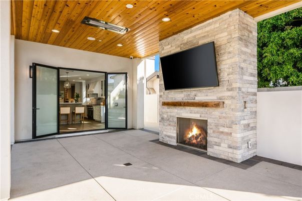 Exterior, Fireplace