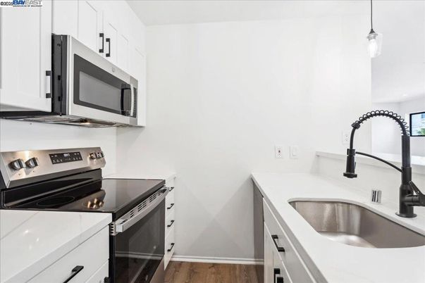 Interior, Kitchen, Pendant Lights, Wood Texture Flooring