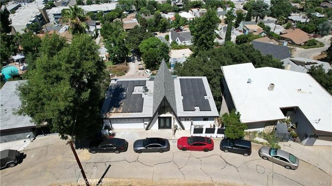 Exterior, Drone