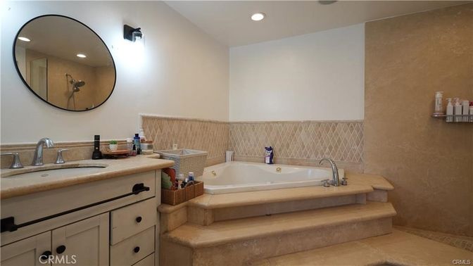 Bathroom, Interior, Recessed Lighting