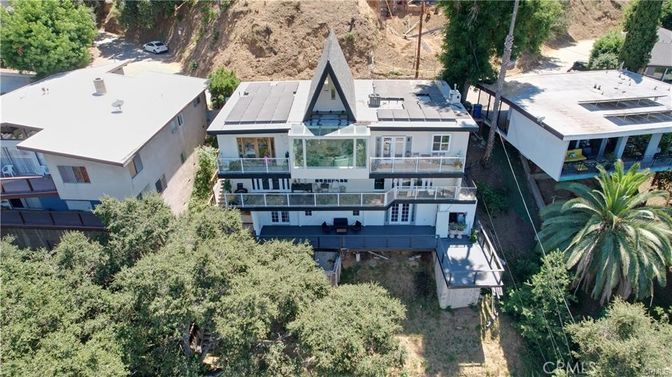 Exterior, Drone