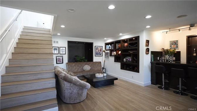 Interior, Recessed Lighting, Wood Texture Flooring
