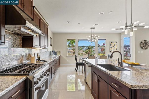 Dining room, Interior, Kitchen, Pendant Lights, Recessed Lighting, Stainless Steel Appliances