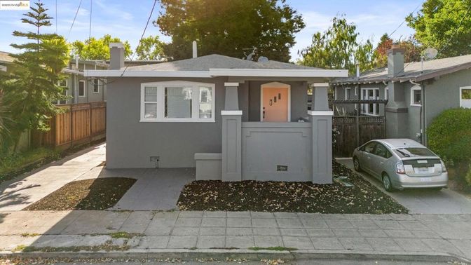 Exterior, Facade, None