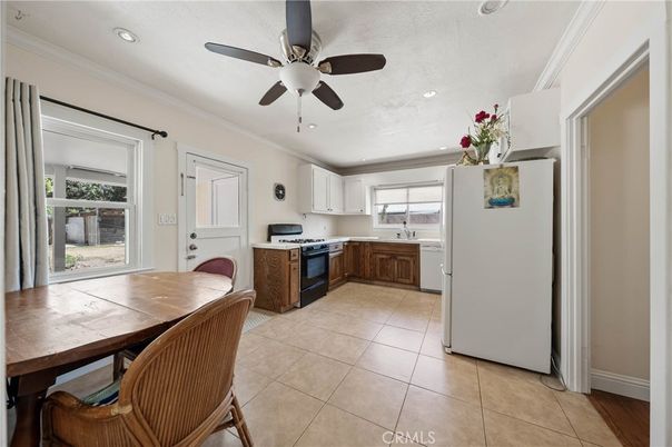 Dining room, Interior, Kitchen, Recessed Lighting