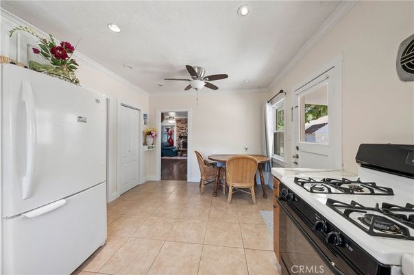 Dining room, Interior, Kitchen, Recessed Lighting