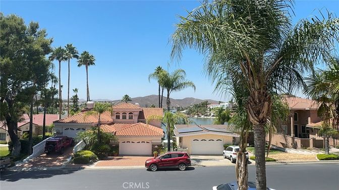 Attached, Exterior, Facade, Solar Panels, Mediterranean