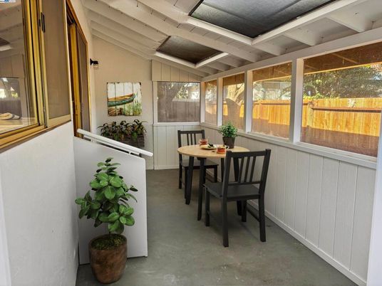 Dining room, Interior