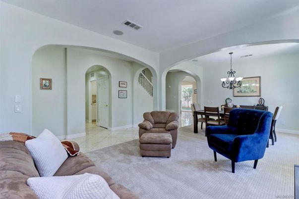 Chandelier, Dining room, Interior, Living room