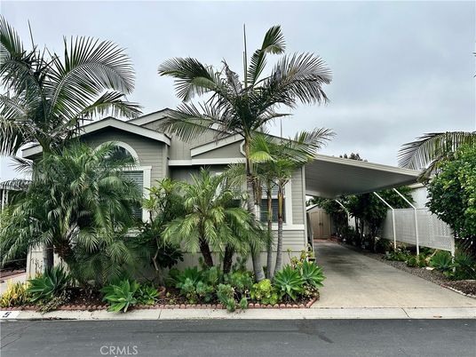 Exterior, Facade, Mediterranean