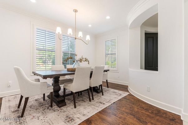 Chandelier, Dining room, Interior, Pendant Lights, Recessed Lighting, Wood Texture Flooring