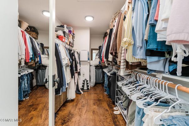 Interior, Recessed Lighting, Walk-in Closets, Wood Texture Flooring